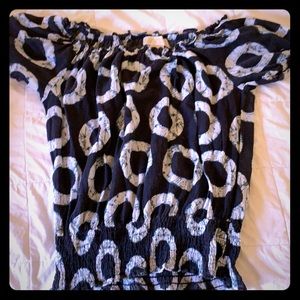 Women’s Michael Kors short sleeve top XS.